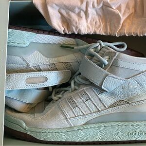 Adidas x Ivy Park Leather Forum Mid Sneakers Size 9 1/2 M (10 1/2 W) Green Tint